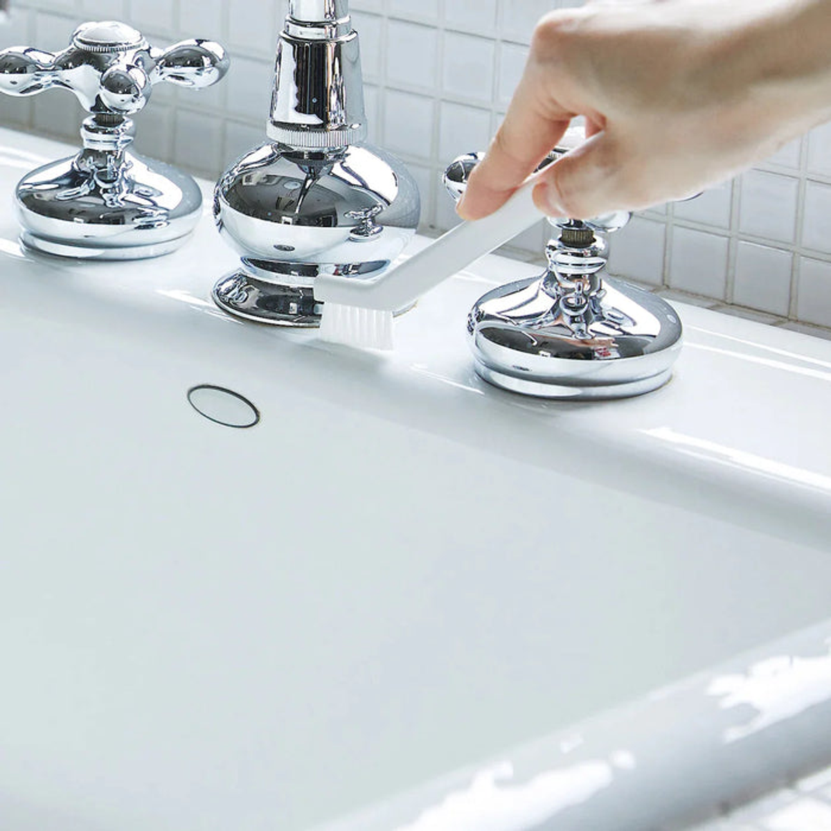 MUJI white polypropylene spot-cleaning brush