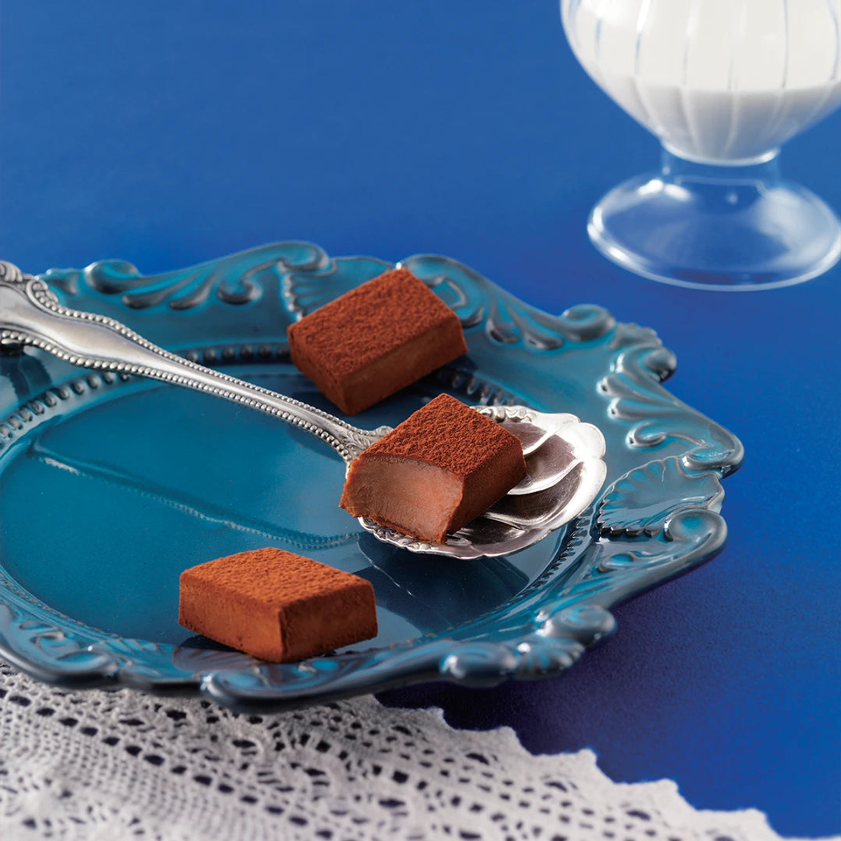 ROYCE' Nama Chocolate Au Lait 20 Pieces product image